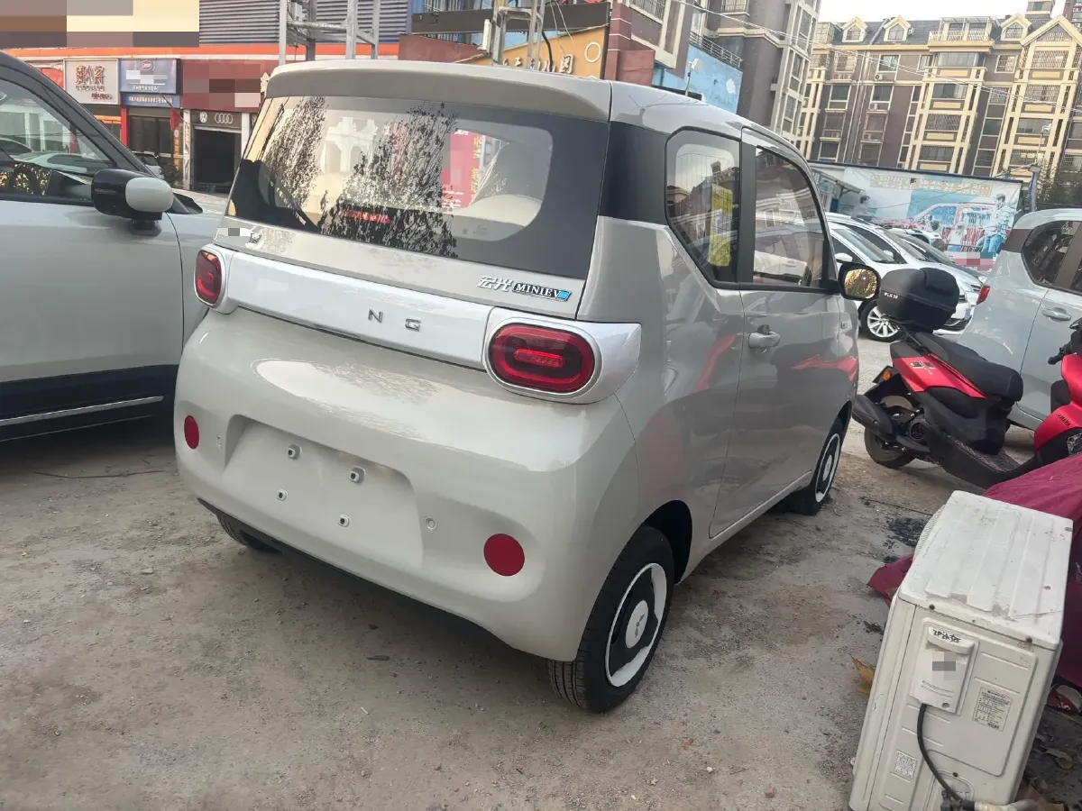 2024 WuLing HongGuang MINI EV BEV 17.3KWH,autocango,china used car exporter,china ev exporter,chinese used car exporter,chinese used ev exporter
