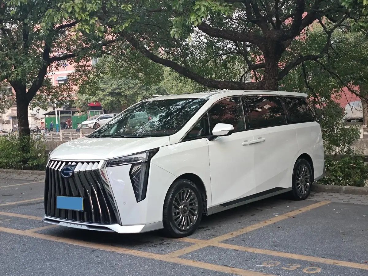 2023 GAC Trumpchi M8 2.0T 190HP L4 E-CVT Hybrid