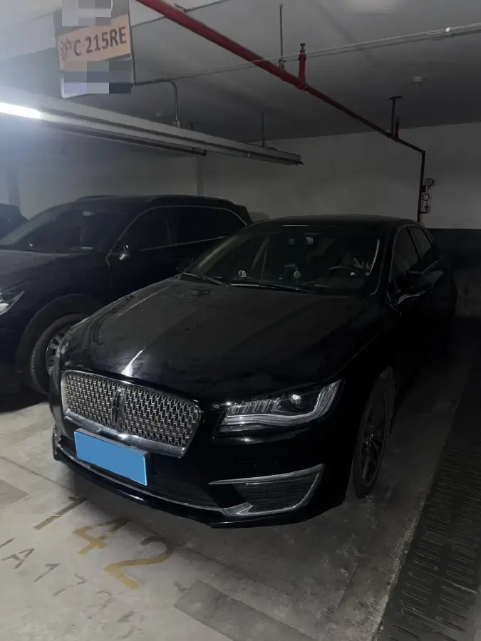 2019 Lincoln MKZ 2.0T 196HP L4 6AT