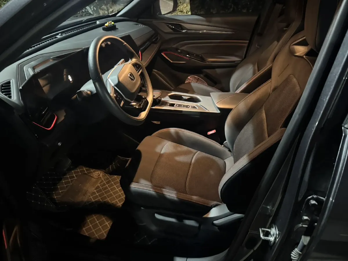 2025 ChangAn X5 PLUS 1.5T 188HP L4 7DCT,autocango,china used car exporter,china ev exporter,chinese used car exporter,chinese used ev exporter