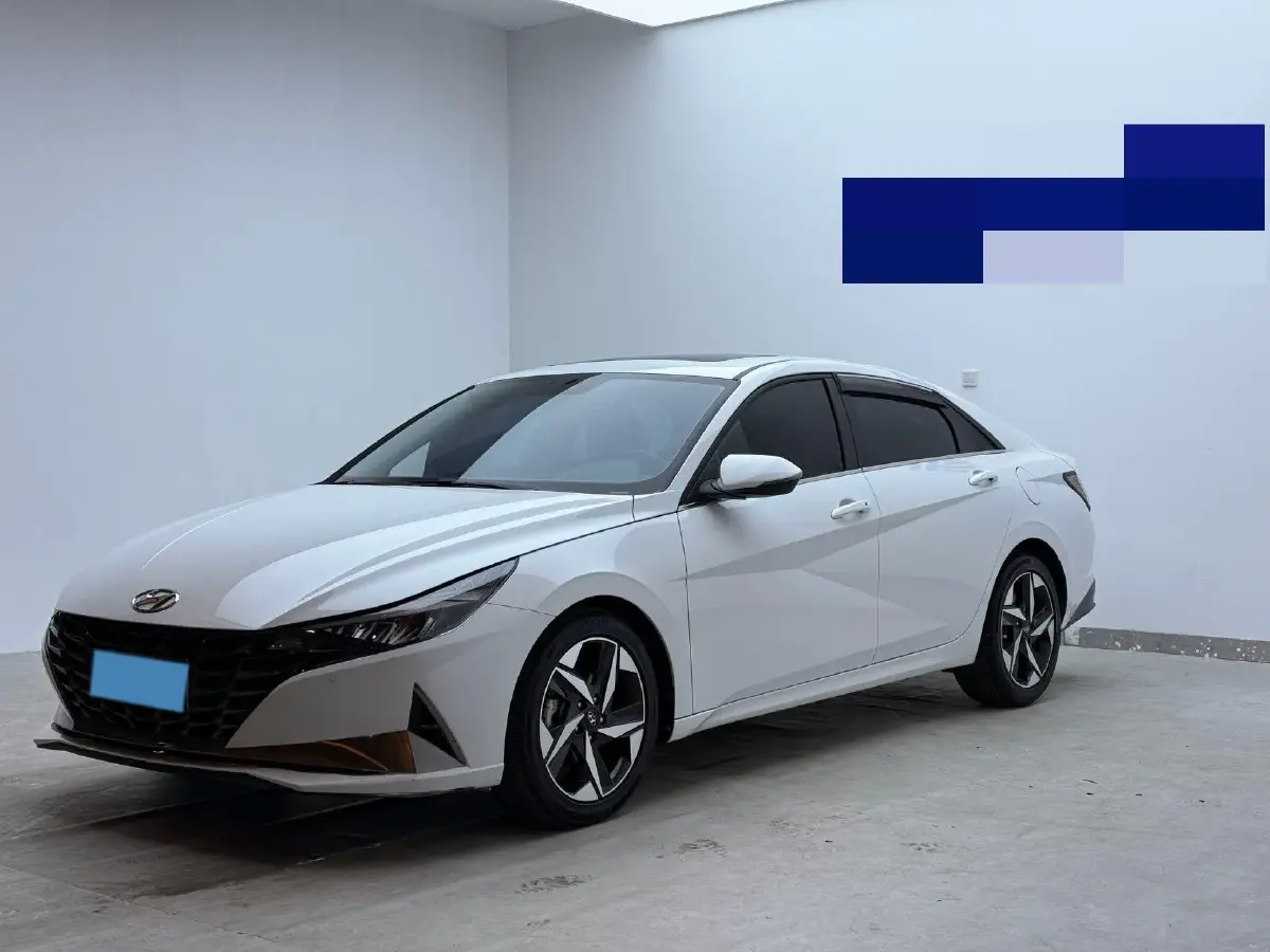 2022 Hyundai Elantra 1.5L 115HP L4 CVT
