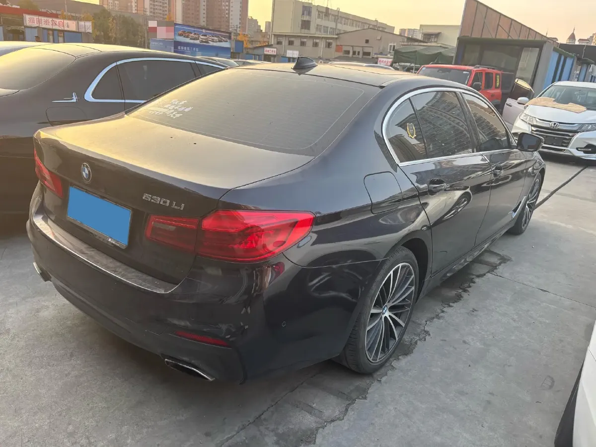 2020 BMW 5 Series 2.0T 252HP L4 8AT,autocango,china used car exporter,china ev exporter,chinese used car exporter,chinese used ev exporter