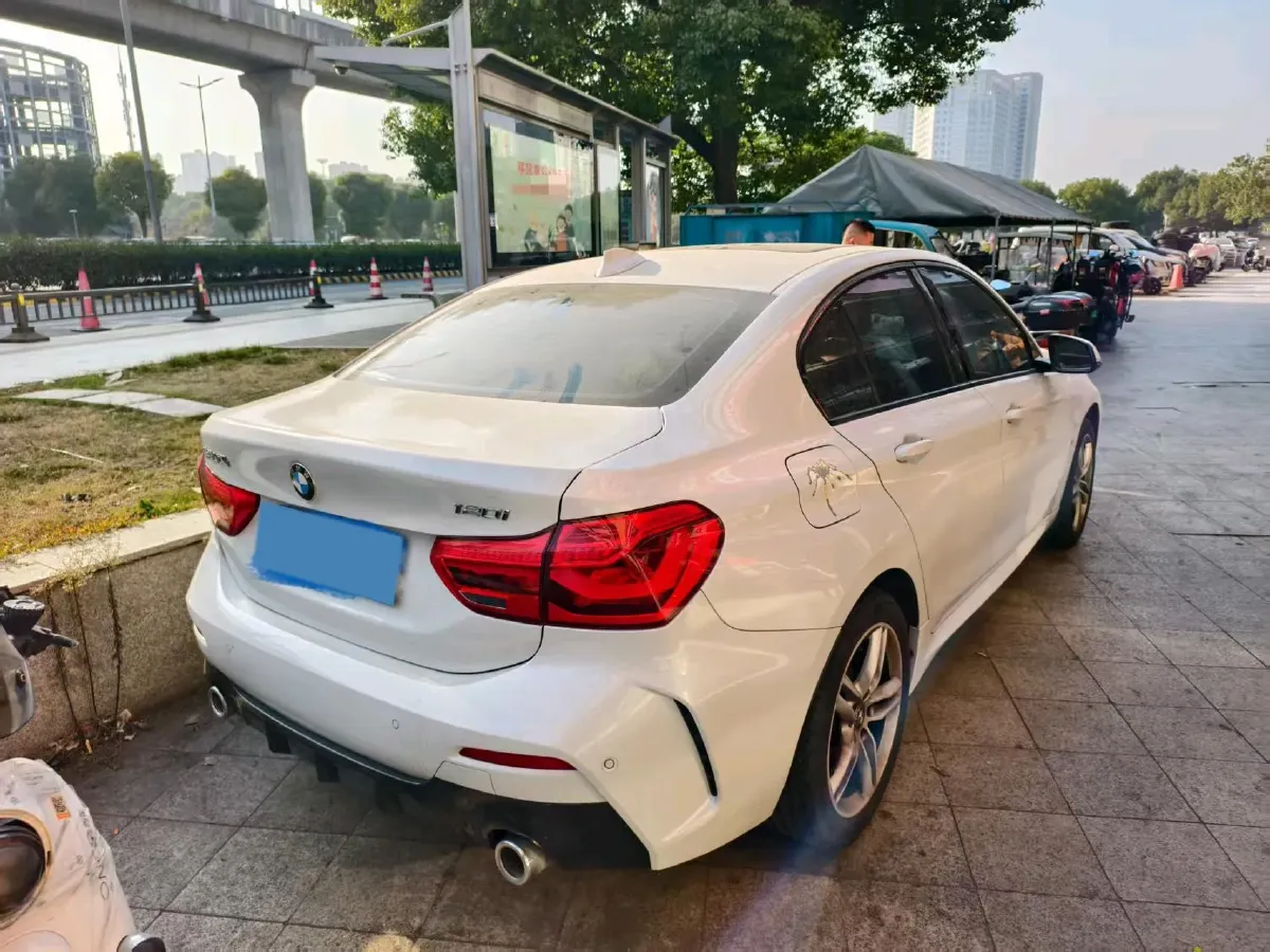 2020 BMW 1 Series 1.5T 140HP L3 7DCT,autocango,china used car exporter,china ev exporter,chinese used car exporter,chinese used ev exporter