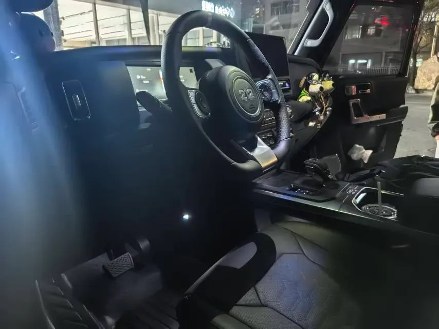 2025 212 212 T01 2.0T 252HP L4 8AT,autocango,china used car exporter,china ev exporter,chinese used car exporter,chinese used ev exporter