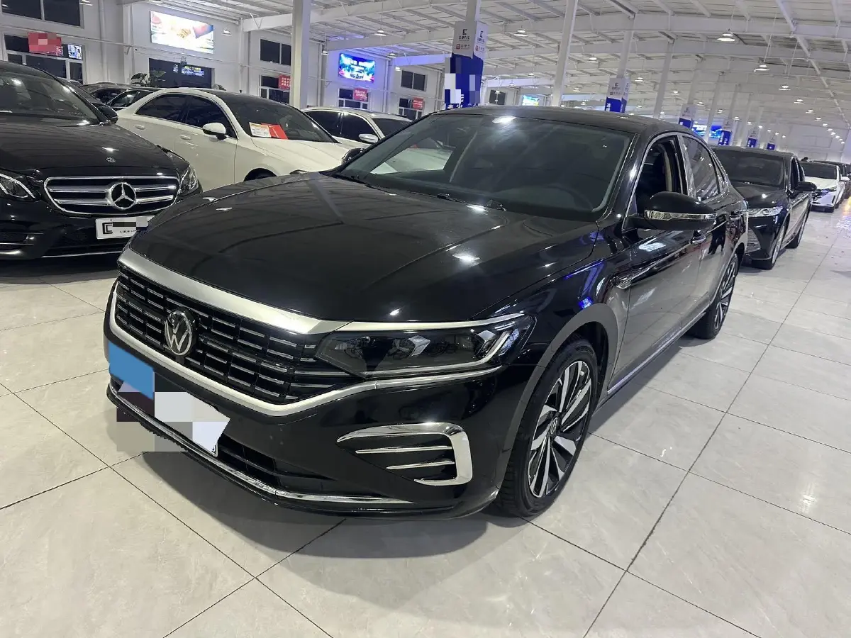 2023 Volkswagen Passat 2.0T 186HP L4 7DCT