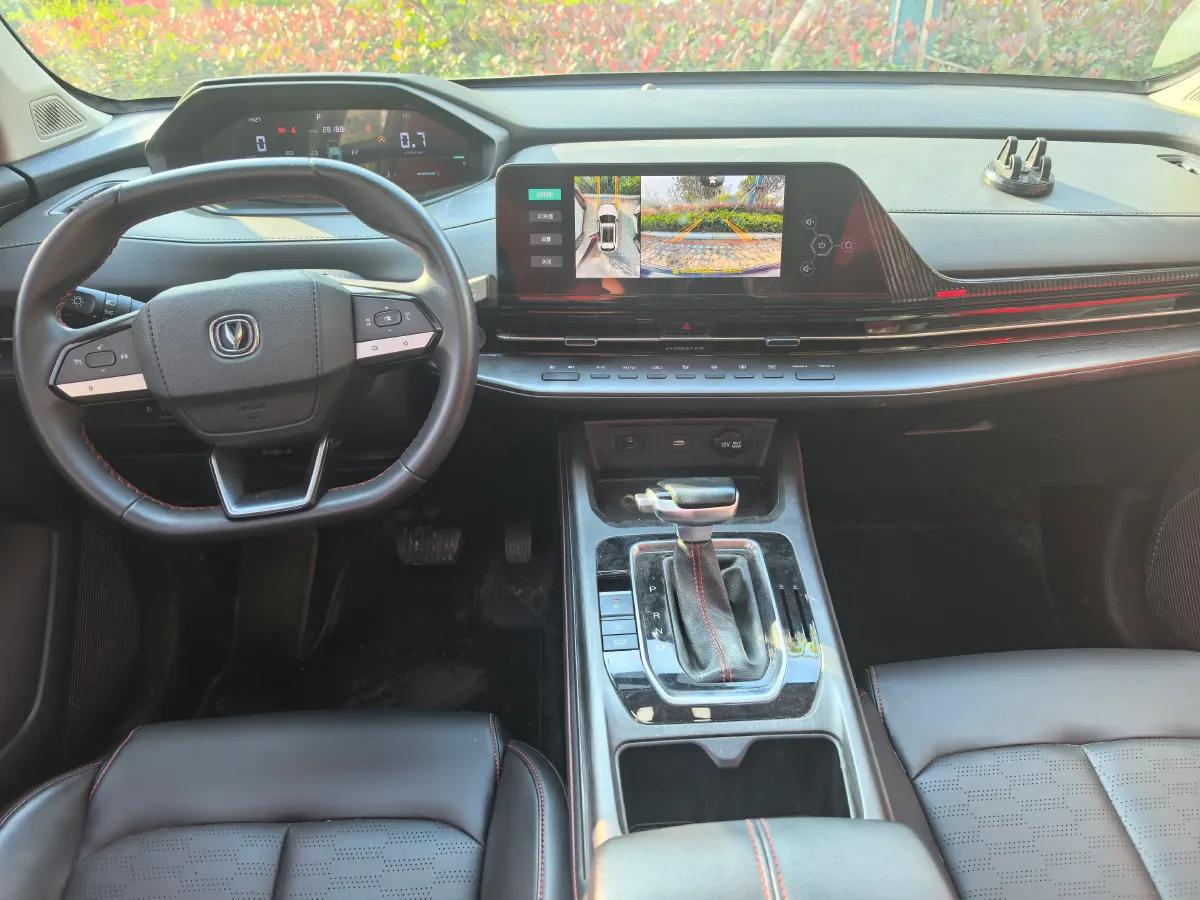 2022 ChangAn UNI-V 1.5T 188HP L4 7DCT,autocango,china used car exporter,china ev exporter,chinese used car exporter,chinese used ev exporter