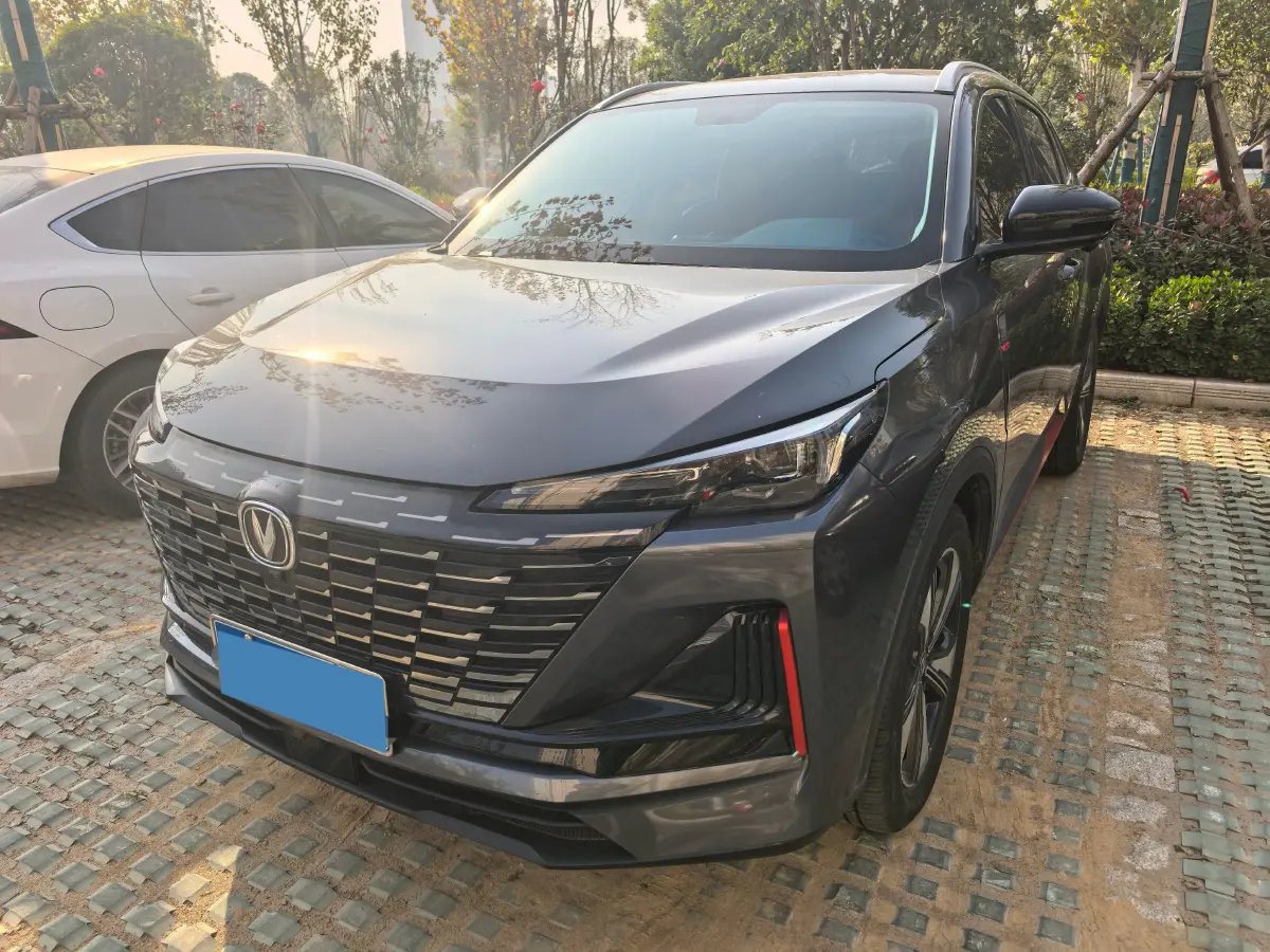 2022 ChangAn UNI-V 1.5T 188HP L4 7DCT 2022 ChangAn UNI-V 1.5T 188HP L4 7DCT