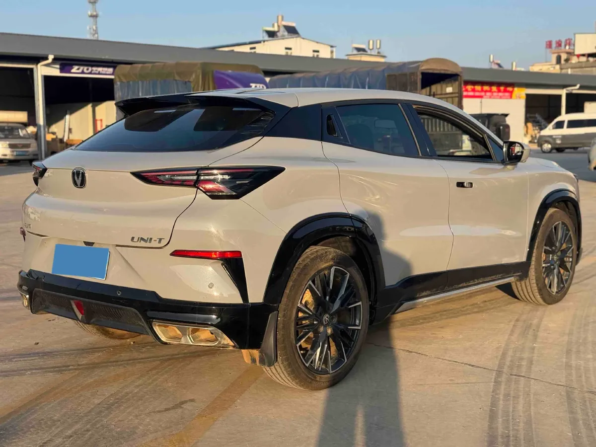 2023 ChangAn UNI-T 1.5T 188HP L4 7DCT,autocango,china used car exporter,china ev exporter,chinese used car exporter,chinese used ev exporter