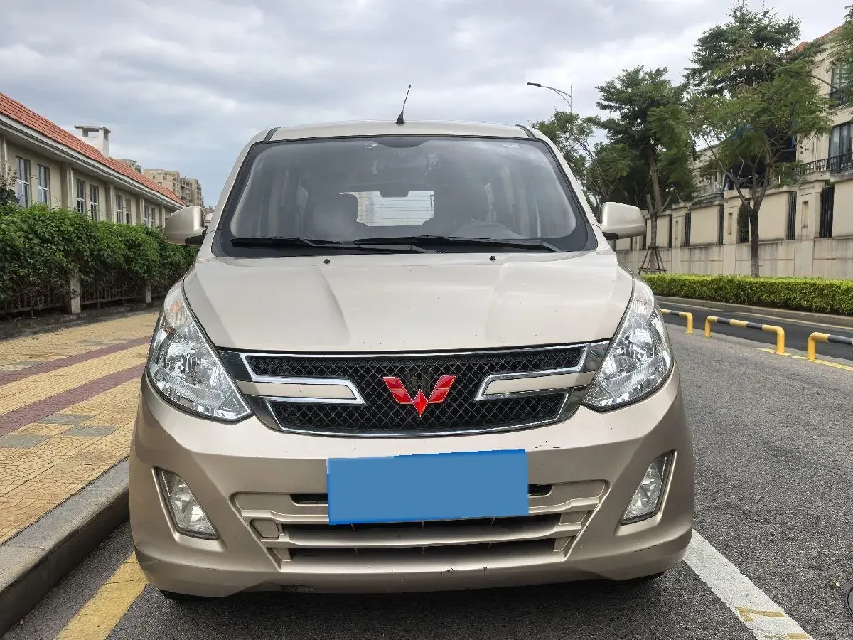 2016 WuLing RongGuang V 1.5L 112HP L4 5MT,autocango,china used car exporter,china ev exporter,chinese used car exporter,chinese used ev exporter
