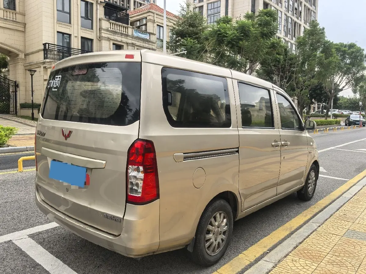 2016 WuLing RongGuang V 1.5L 112HP L4 5MT,autocango,china used car exporter,china ev exporter,chinese used car exporter,chinese used ev exporter