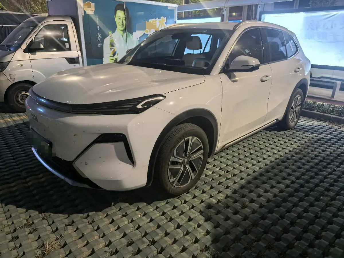 2025 BYD Sea Lion 05 DM-i 1.5L 101HP L4 E-CVT PHEV 18.3KWH