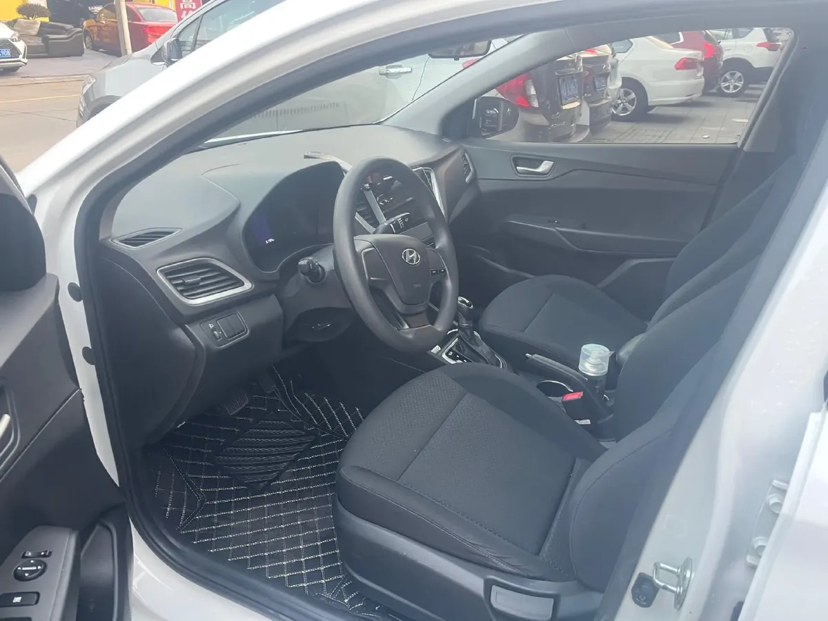 2017 Hyundai Verna RV 1.4L 100HP L4 6AT,autocango,china used car exporter,china ev exporter,chinese used car exporter,chinese used ev exporter