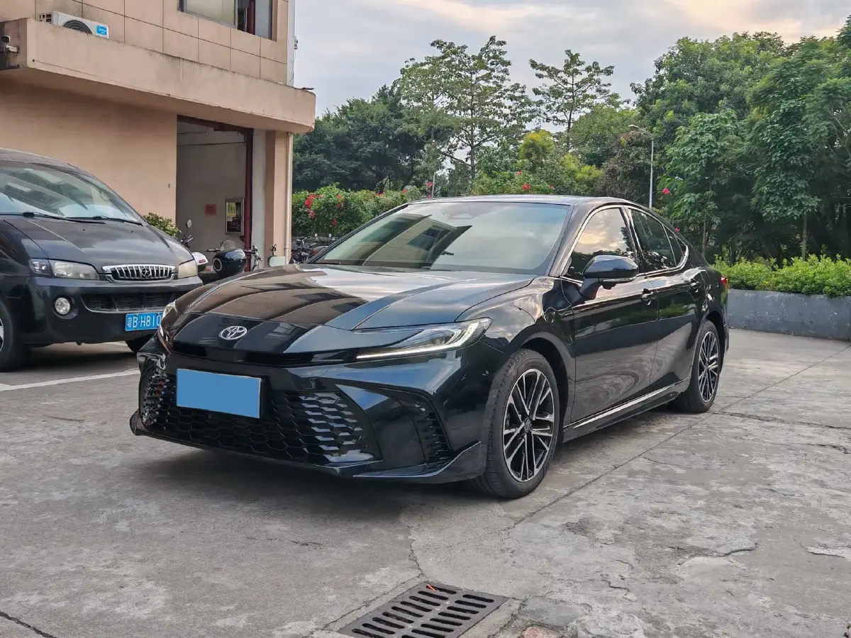 2026 Toyota Camry 2.0L 152HP L4 E-CVT Hybrid