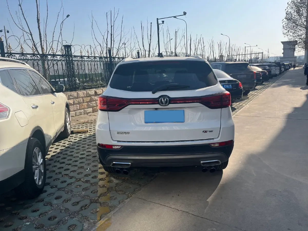 2022 ChangAn CS75 1.5T 180HP L4 7DCT,autocango,china used car exporter,china ev exporter,chinese used car exporter,chinese used ev exporter