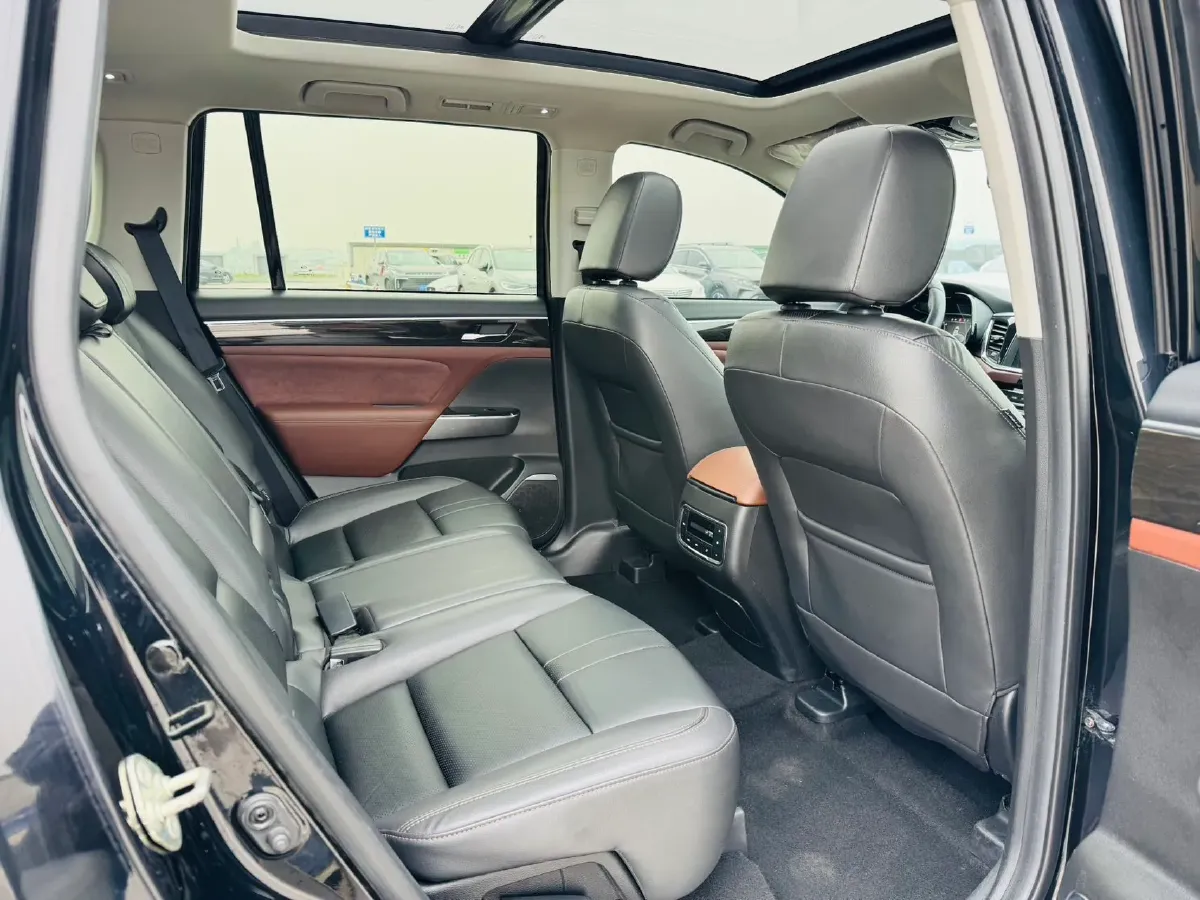 2017 GAC Trumpchi GS8 2.0T 201HP L4 6AT,autocango,china used car exporter,china ev exporter,chinese used car exporter,chinese used ev exporter