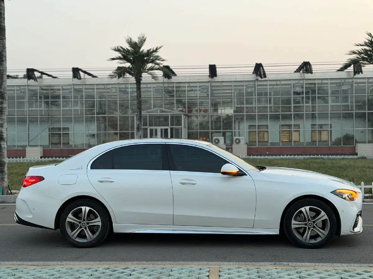 2022 Mercedes-Benz C Class 1.5T 170HP L4 9AT,autocango,china used car exporter,china ev exporter,chinese used car exporter,chinese used ev exporter