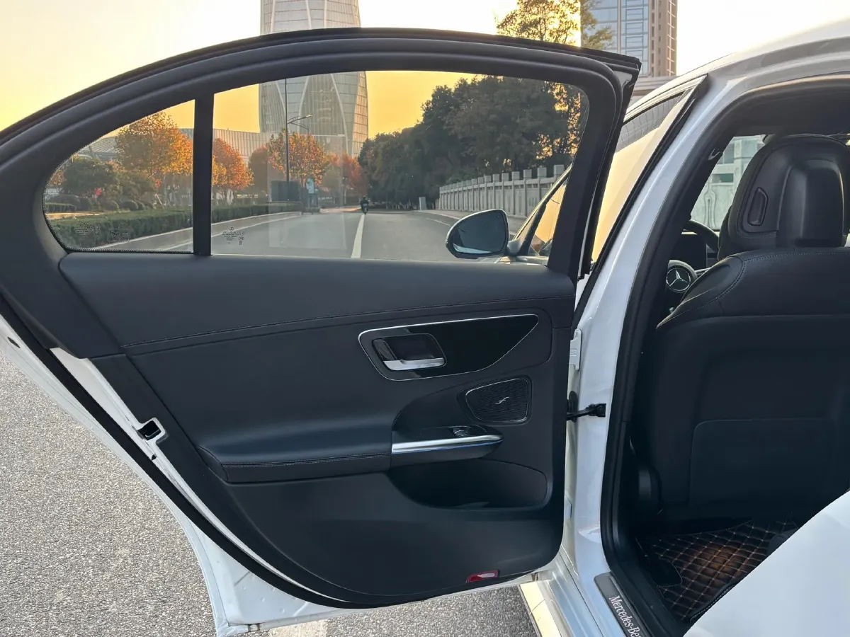 2024 Mercedes-Benz C Class 1.5T 204HP L4 9AT,autocango,china used car exporter,china ev exporter,chinese used car exporter,chinese used ev exporter