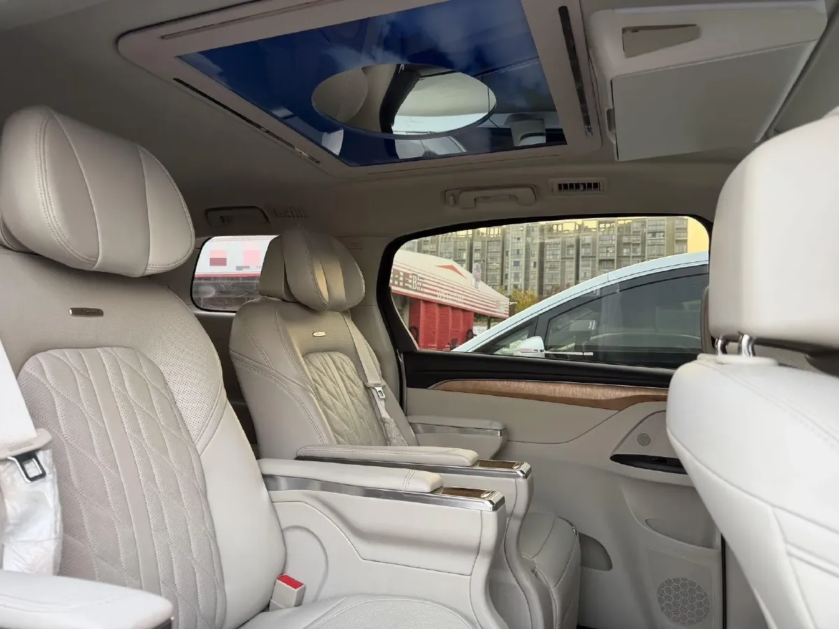 2017 Buick GL8 2.0T 260HP L4 6AT,autocango,china used car exporter,china ev exporter,chinese used car exporter,chinese used ev exporter