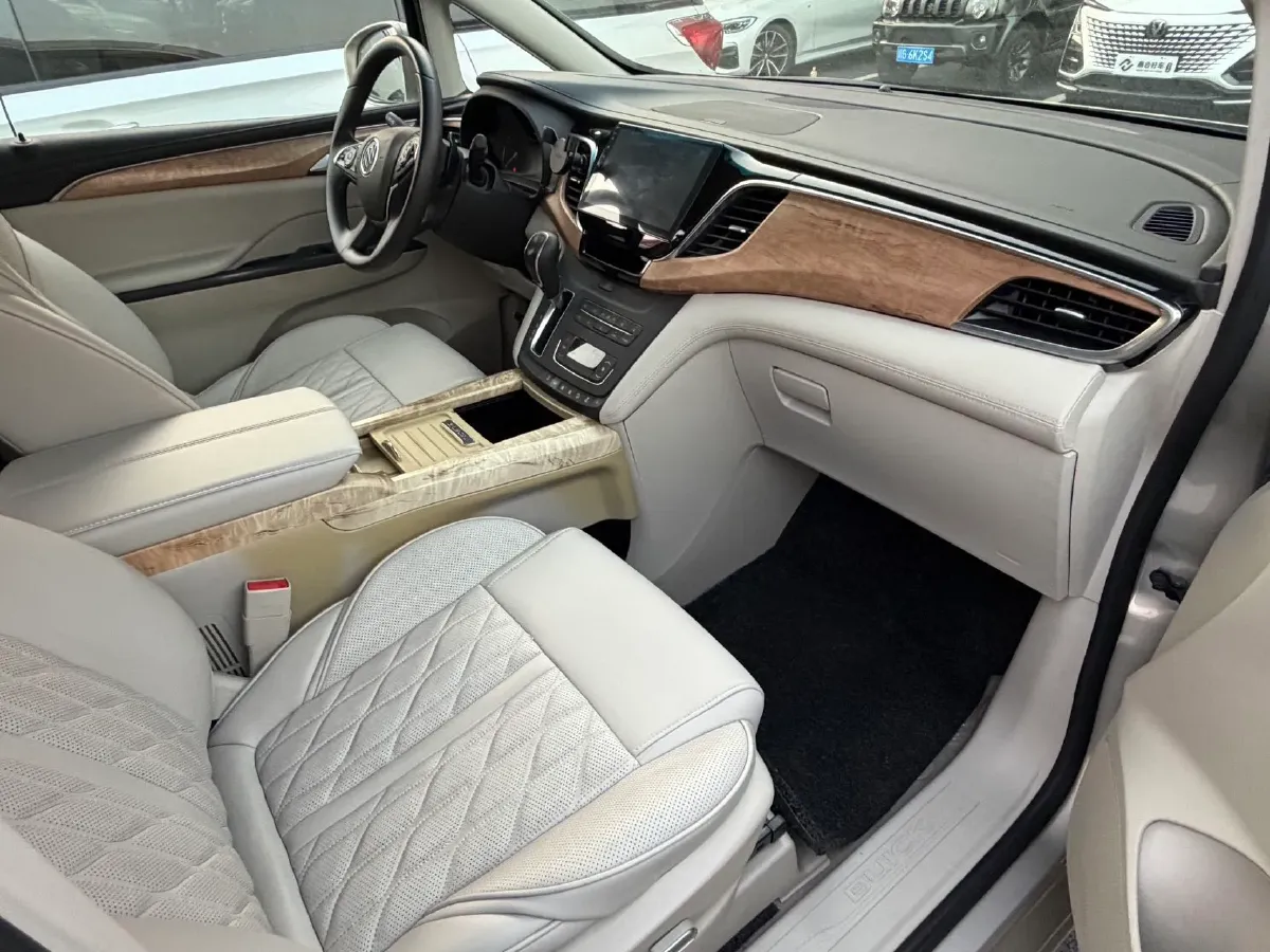 2017 Buick GL8 2.0T 260HP L4 6AT,autocango,china used car exporter,china ev exporter,chinese used car exporter,chinese used ev exporter