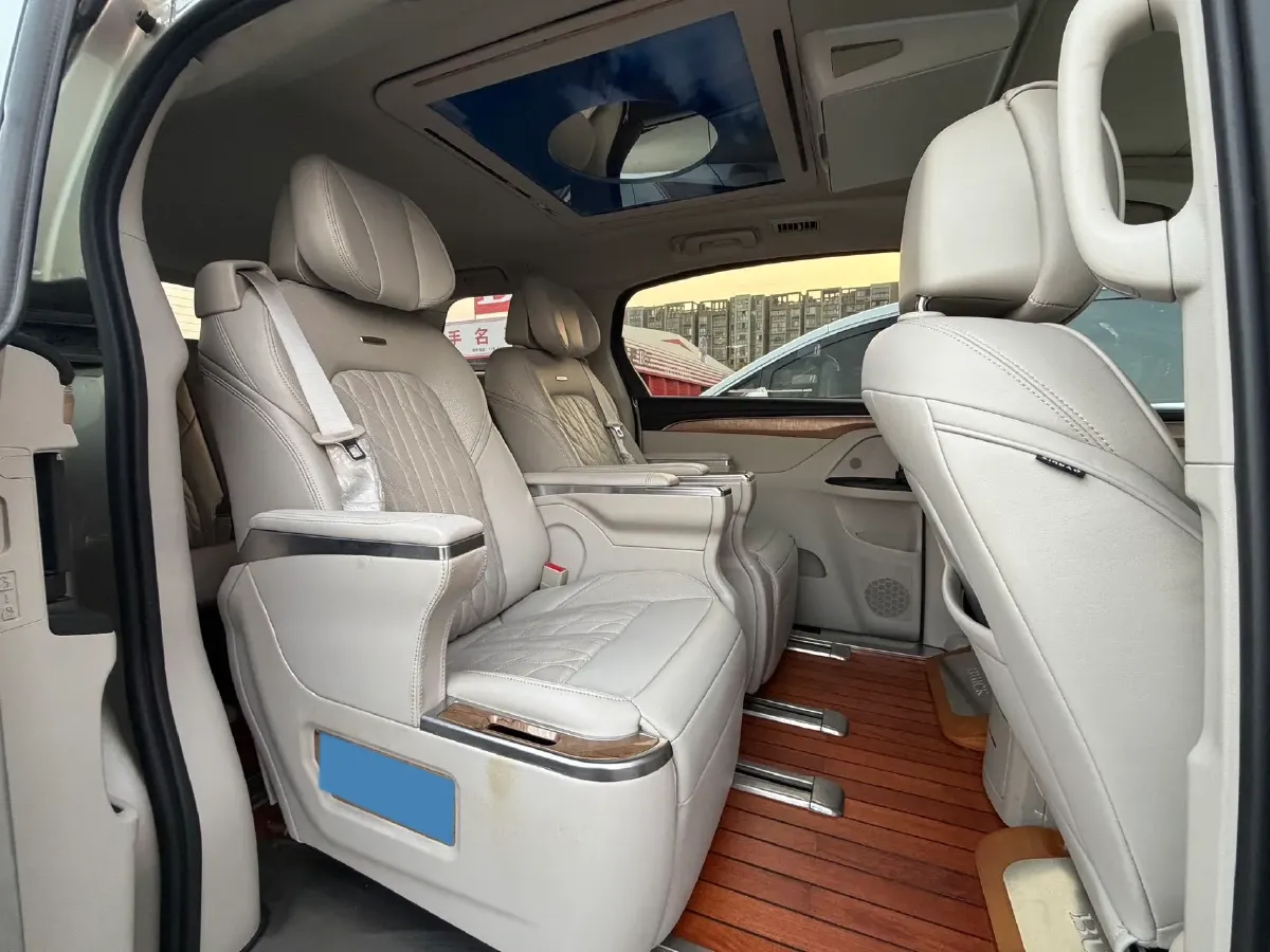 2017 Buick GL8 2.0T 260HP L4 6AT,autocango,china used car exporter,china ev exporter,chinese used car exporter,chinese used ev exporter