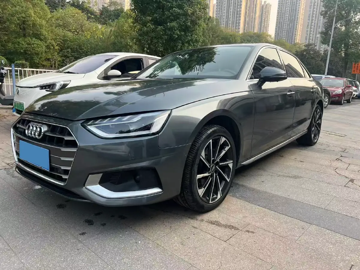 2023 Audi A4L 2.0T 190HP L4 7DCT