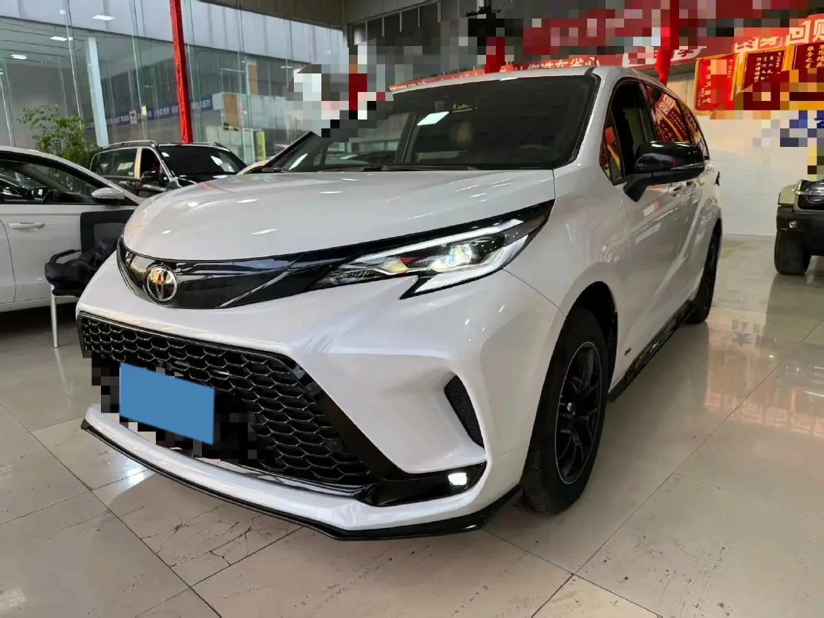 2024 Toyota Granvia 2.5L 189HP L4 E-CVT Hybrid