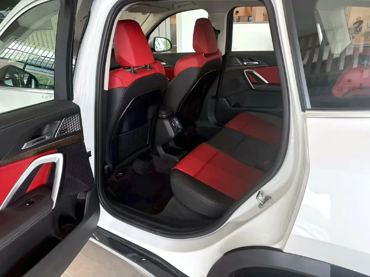 2023 BMW X1 2.0T 204HP L4 7DCT,autocango,china used car exporter,china ev exporter,chinese used car exporter,chinese used ev exporter