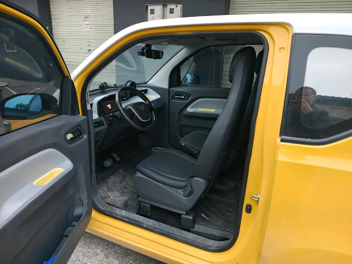 2021 WuLing HongGuang MINI EV BEV 13.8KWH,autocango,china used car exporter,china ev exporter,chinese used car exporter,chinese used ev exporter