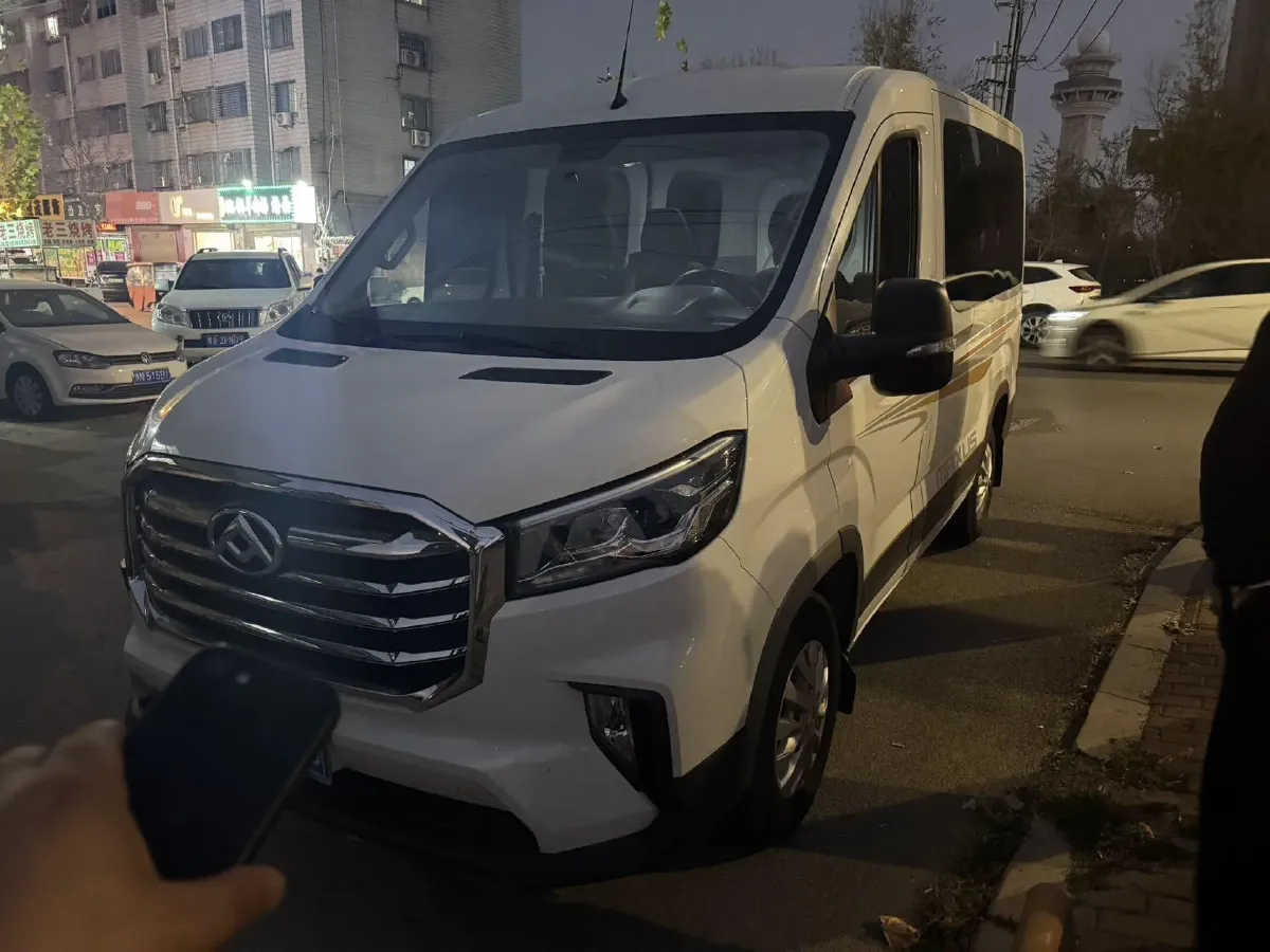 2022 JMC YuHu 9 2.0T 220HP L4 6MT,autocango,china used car exporter,china ev exporter,chinese used car exporter,chinese used ev exporter
