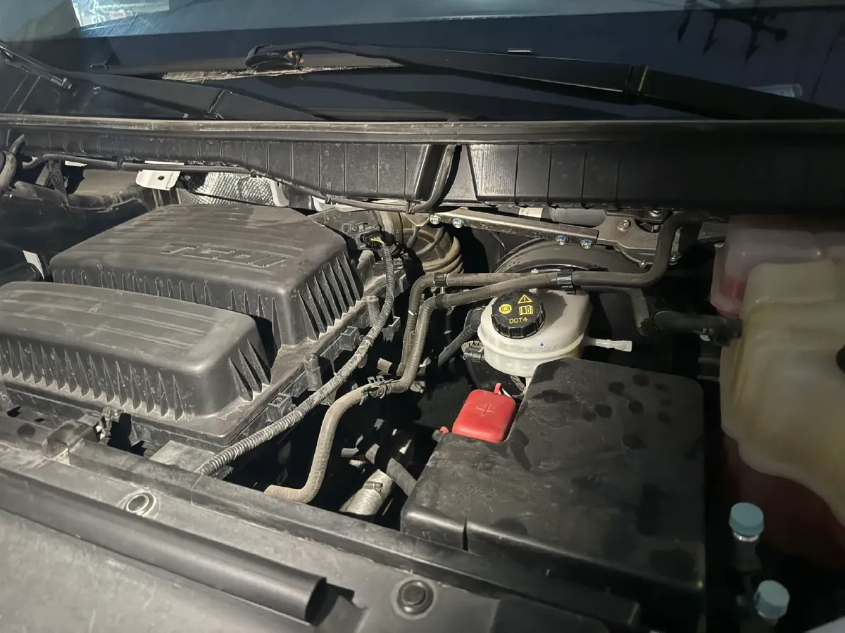 2022 JMC YuHu 9 2.0T 220HP L4 6MT,autocango,china used car exporter,china ev exporter,chinese used car exporter,chinese used ev exporter