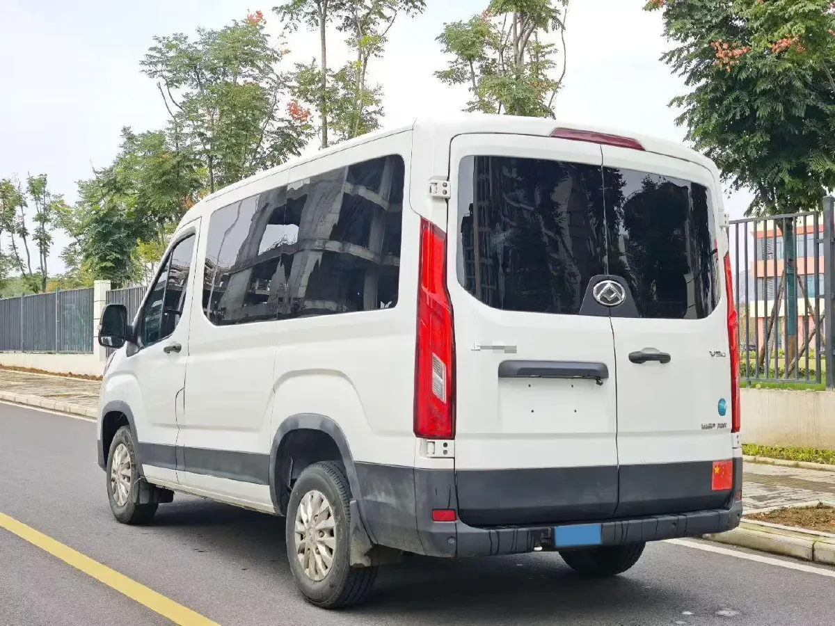 2022 JMC YuHu 9 2.0T 220HP L4 6MT,autocango,china used car exporter,china ev exporter,chinese used car exporter,chinese used ev exporter