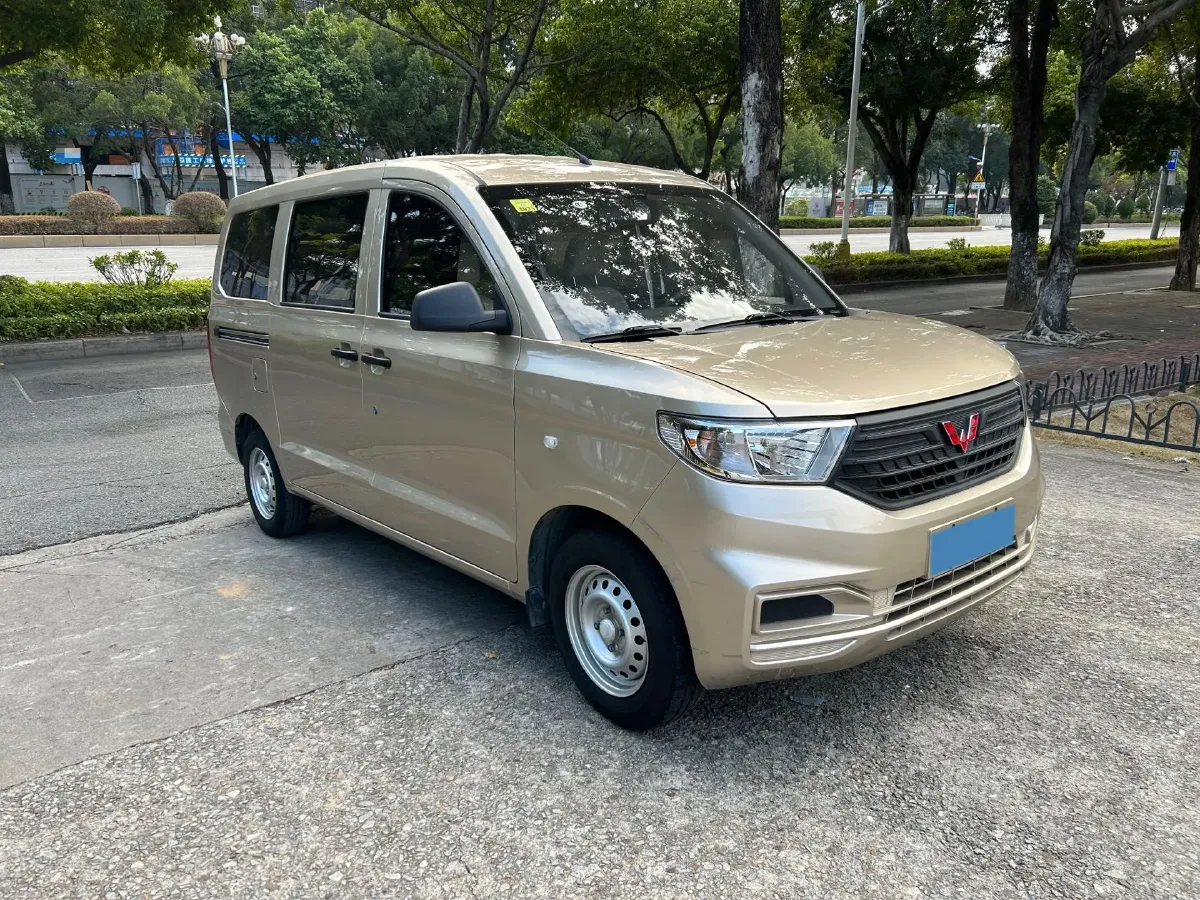 2021 WuLing HongGuang V 1.5L 99HP L4 6MT,autocango,china used car exporter,china ev exporter,chinese used car exporter,chinese used ev exporter