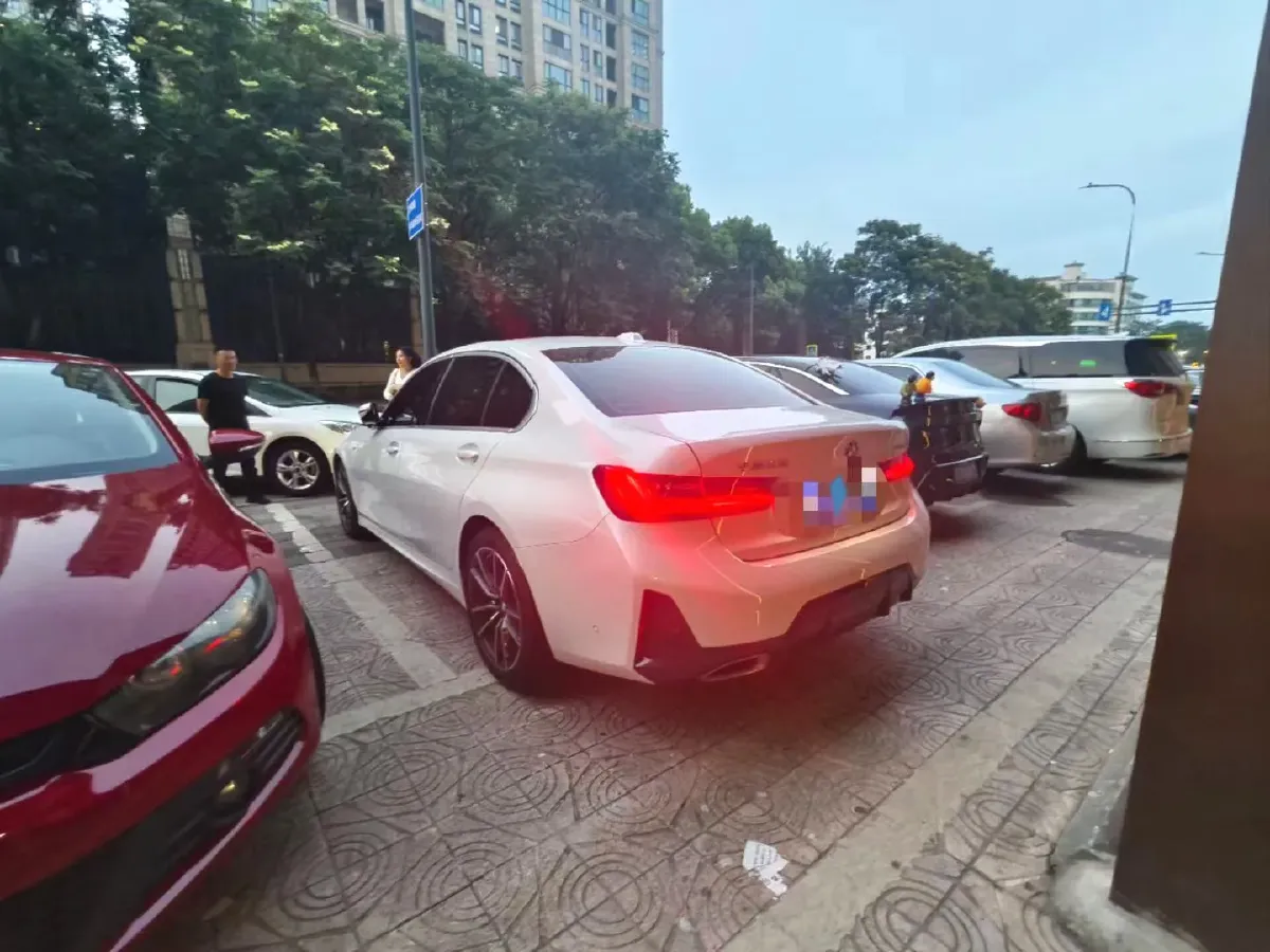 2023 BMW 3 Series 2.0T 156HP L4 8AT,autocango,china used car exporter,china ev exporter,chinese used car exporter,chinese used ev exporter