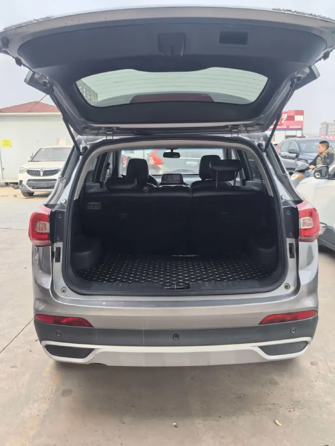 2017 BaoJun 510 1.5L 112HP L4 6MT,autocango,china used car exporter,china ev exporter,chinese used car exporter,chinese used ev exporter