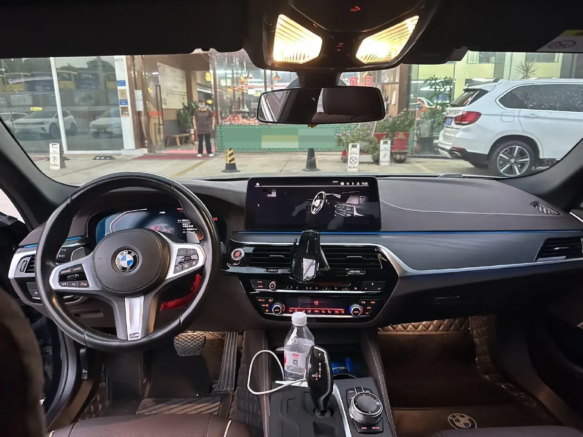 2021 BMW 5 Series 2.0T 252HP L4 8AT,autocango,china used car exporter,china ev exporter,chinese used car exporter,chinese used ev exporter