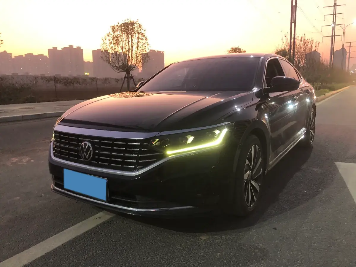 2021 Volkswagen Passat 2.0T 186HP L4 7DCT