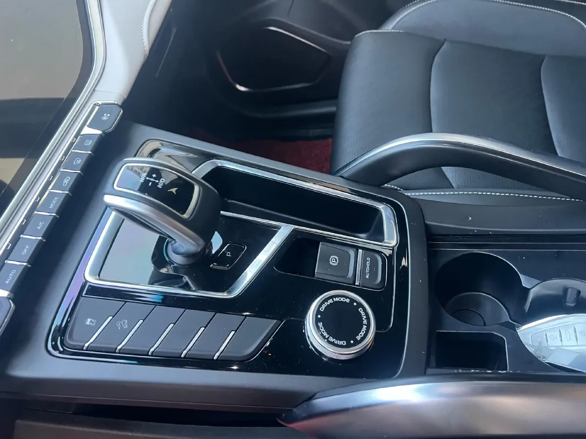 2022 Geely Azkarra 1.8T 184HP L4 7DCT,autocango,china used car exporter,china ev exporter,chinese used car exporter,chinese used ev exporter