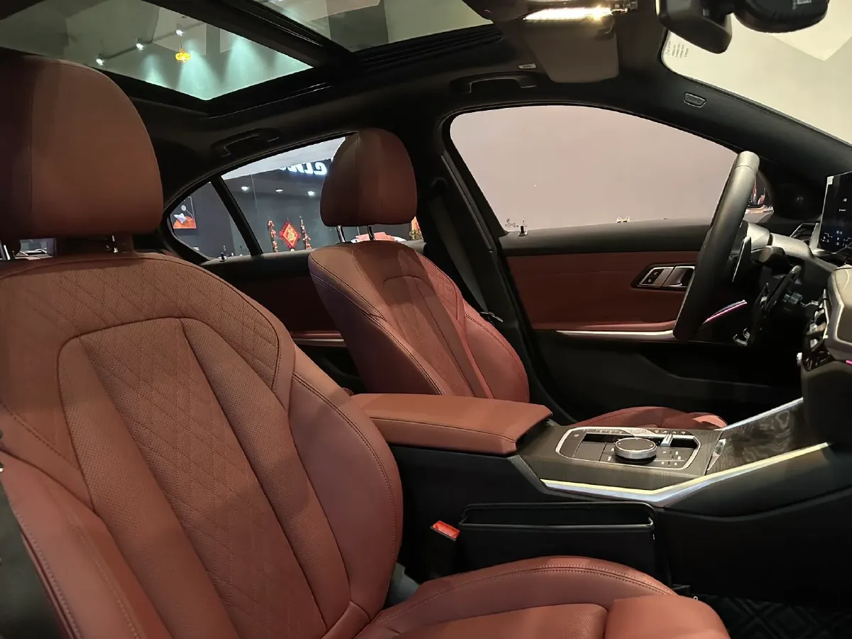 2024 BMW 3 Series 2.0T 245HP L4 8AT,autocango,china used car exporter,china ev exporter,chinese used car exporter,chinese used ev exporter