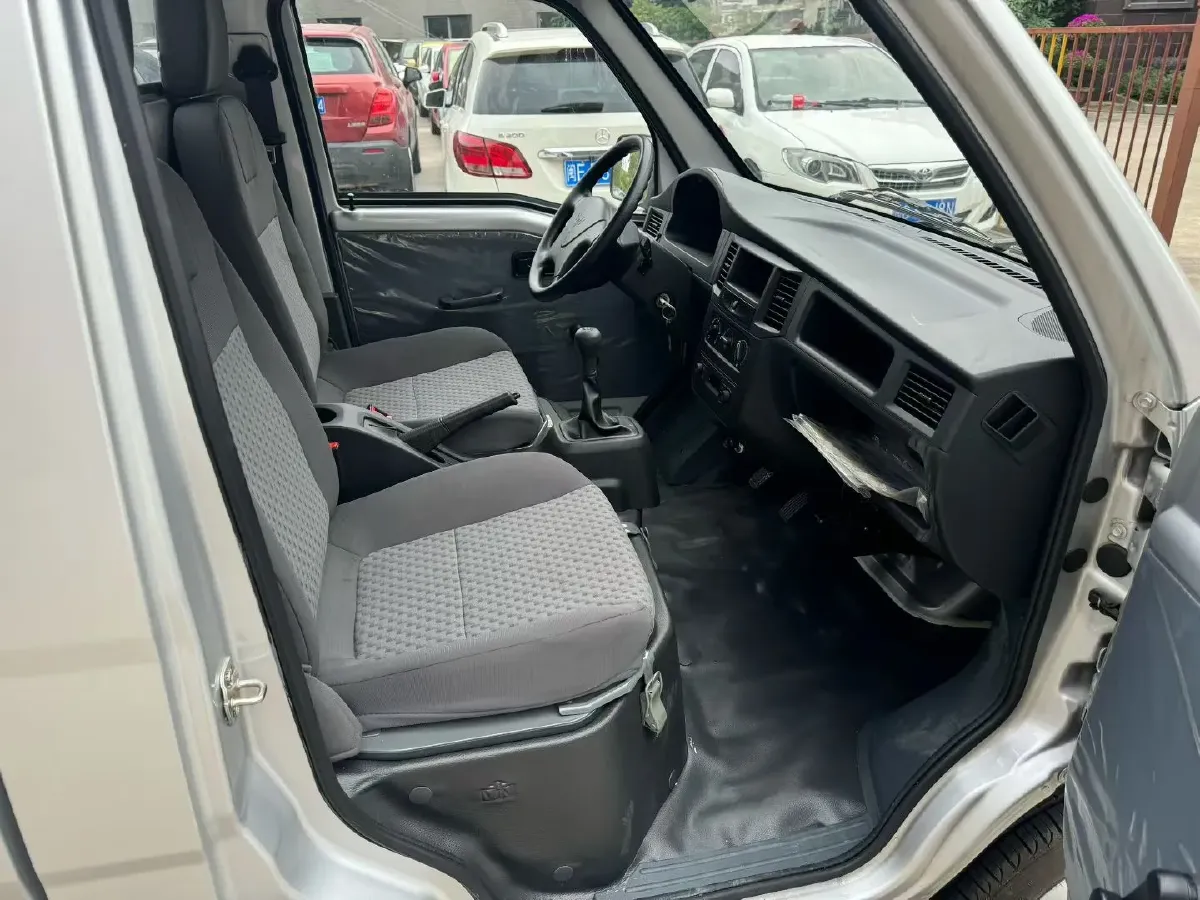 2023 WuLing ZhiGuang Mini Truck 1.5L 102HP L4 5MT,autocango,china used car exporter,china ev exporter,chinese used car exporter,chinese used ev exporter