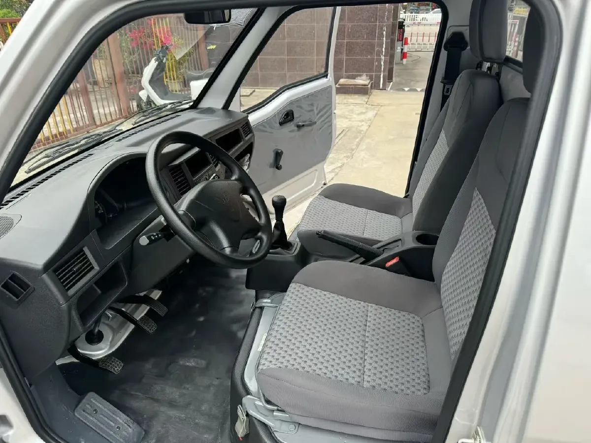 2023 WuLing ZhiGuang Mini Truck 1.5L 102HP L4 5MT,autocango,china used car exporter,china ev exporter,chinese used car exporter,chinese used ev exporter