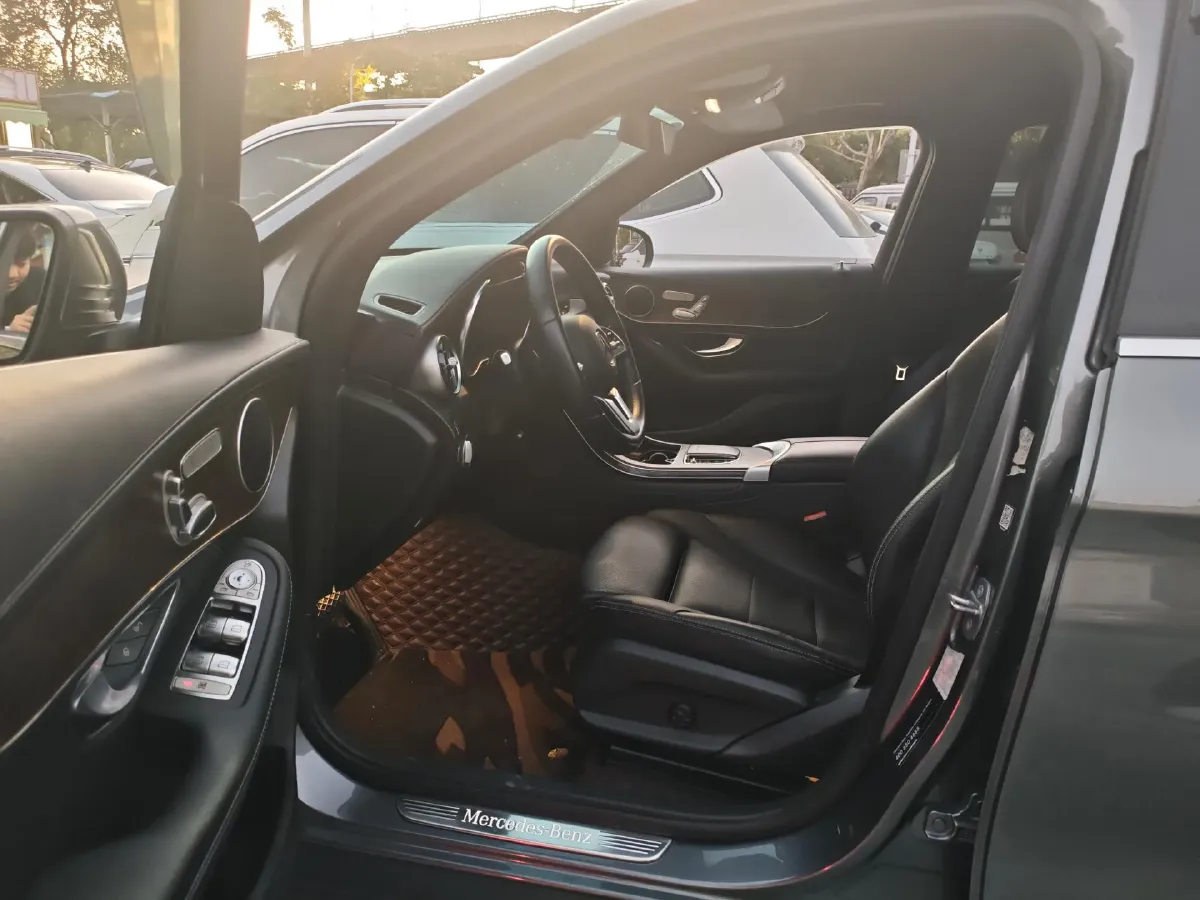 2020 Mercedes-Benz GLC Class 2.0T 197HP L4 9AT,autocango,china used car exporter,china ev exporter,chinese used car exporter,chinese used ev exporter