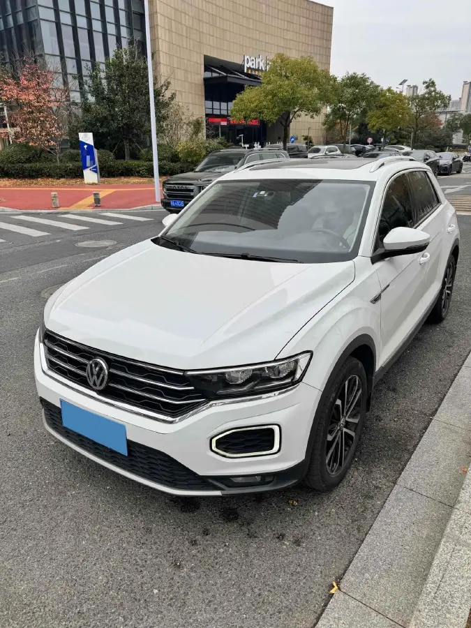 2019 Volkswagen T-Roc 1.4T 150HP L4 7DCT