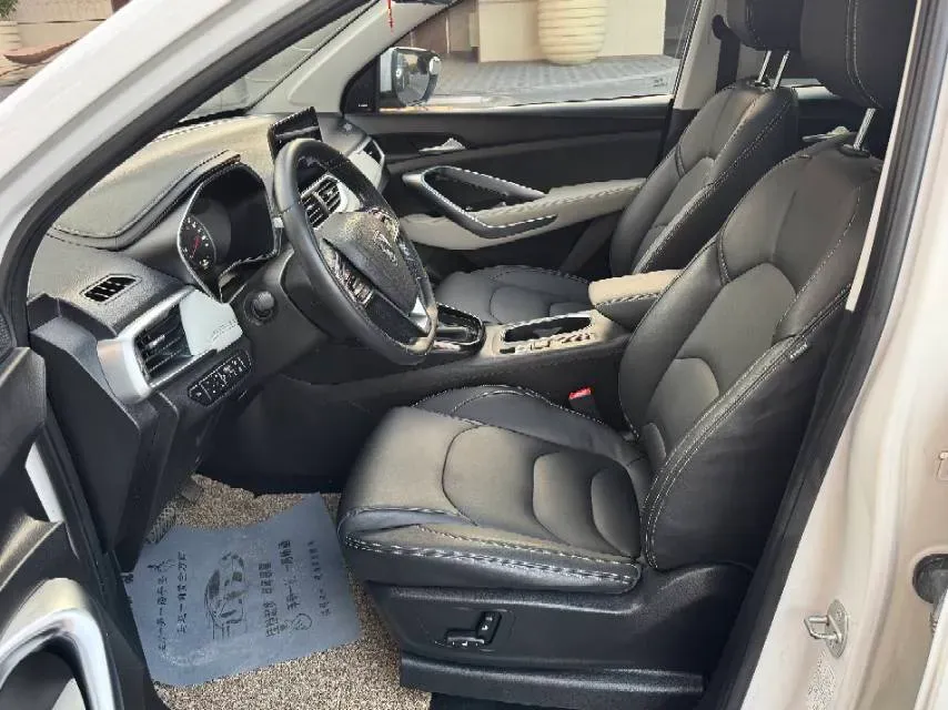 2018 BaoJun 530 1.5T 150HP L4 6DCT,autocango,china used car exporter,china ev exporter,chinese used car exporter,chinese used ev exporter