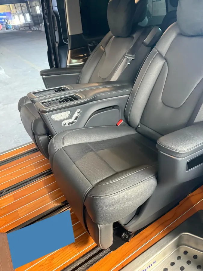 2020 Mercedes-Benz V Class 2.0T 211HP L4 9AT,autocango,china used car exporter,china ev exporter,chinese used car exporter,chinese used ev exporter