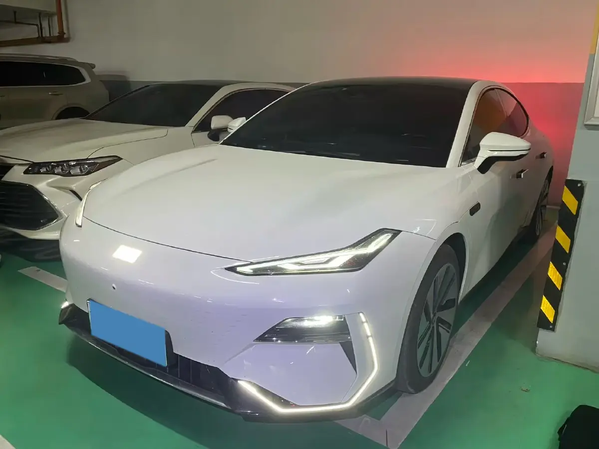 2024 Geely Galaxy E8 BEV 76KWH