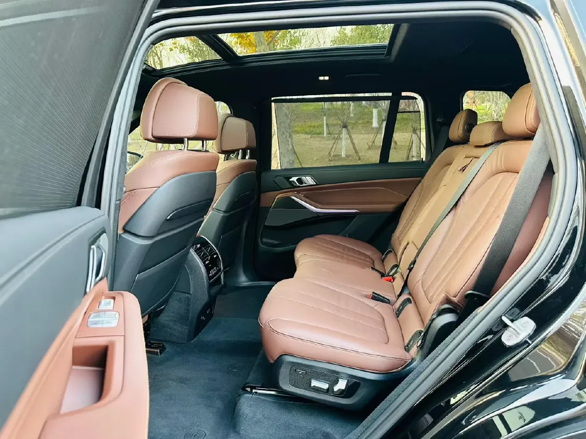 2021 BMW X7 3.0T 340HP L6 8AT,autocango,china used car exporter,china ev exporter,chinese used car exporter,chinese used ev exporter