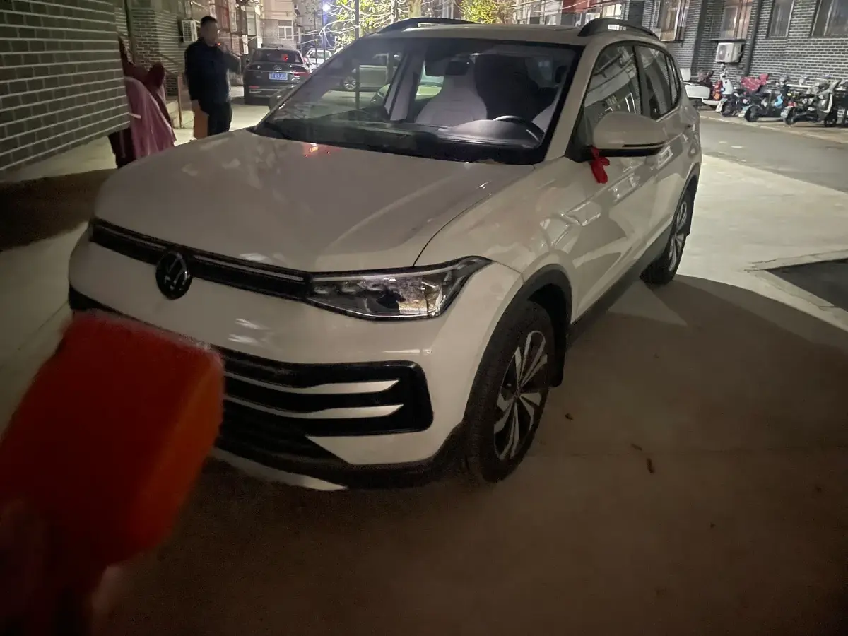 2025 Volkswagen Tharu 1.5L 110HP L4 6AT