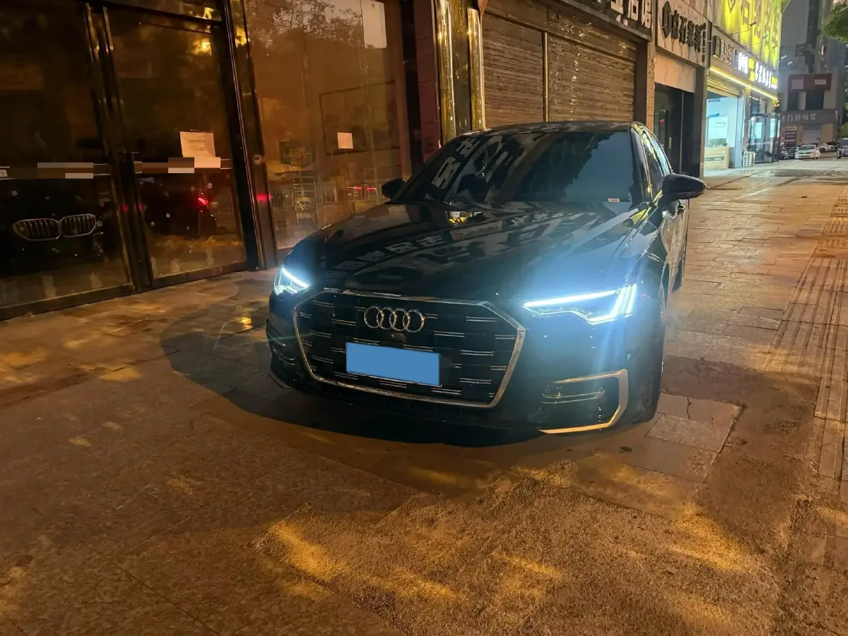 2025 Audi A6L 2.0T 245HP L4 7DCT