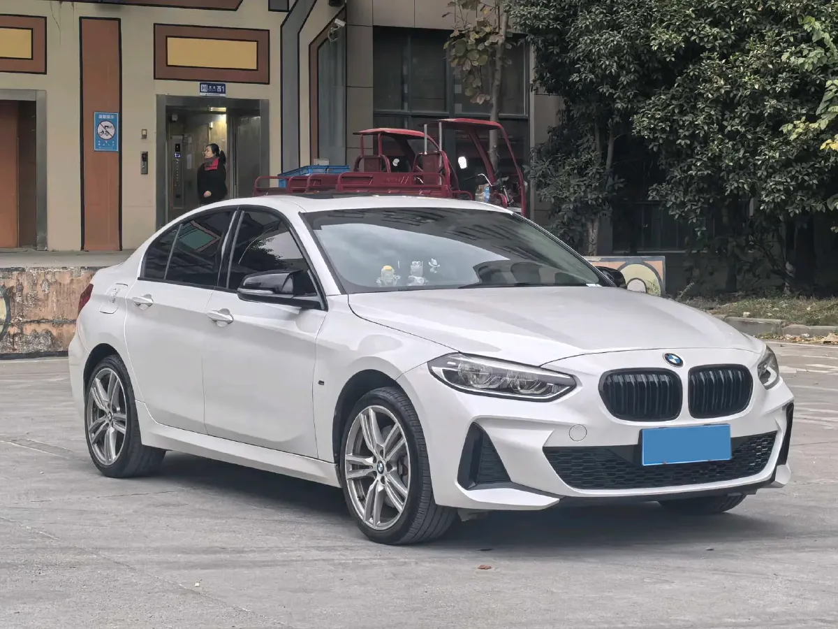 2020 BMW 1 Series 2.0T 192HP L4 7DCT,autocango,china used car exporter,china ev exporter,chinese used car exporter,chinese used ev exporter
