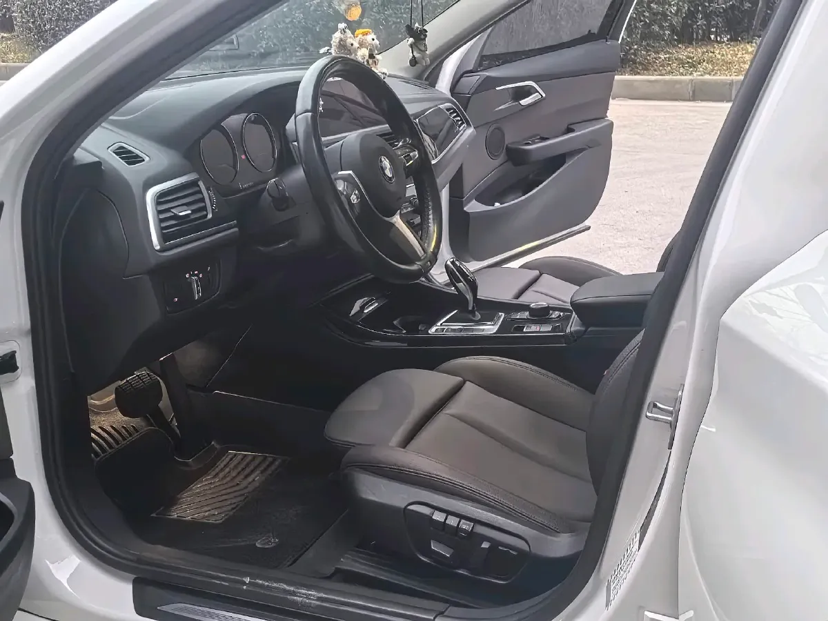 2020 BMW 1 Series 2.0T 192HP L4 7DCT,autocango,china used car exporter,china ev exporter,chinese used car exporter,chinese used ev exporter